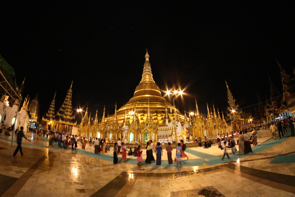 ミャンマー　シュエダゴンパゴダ　 Shwedagon Pagoda