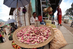 カローの市場　ミャンマー