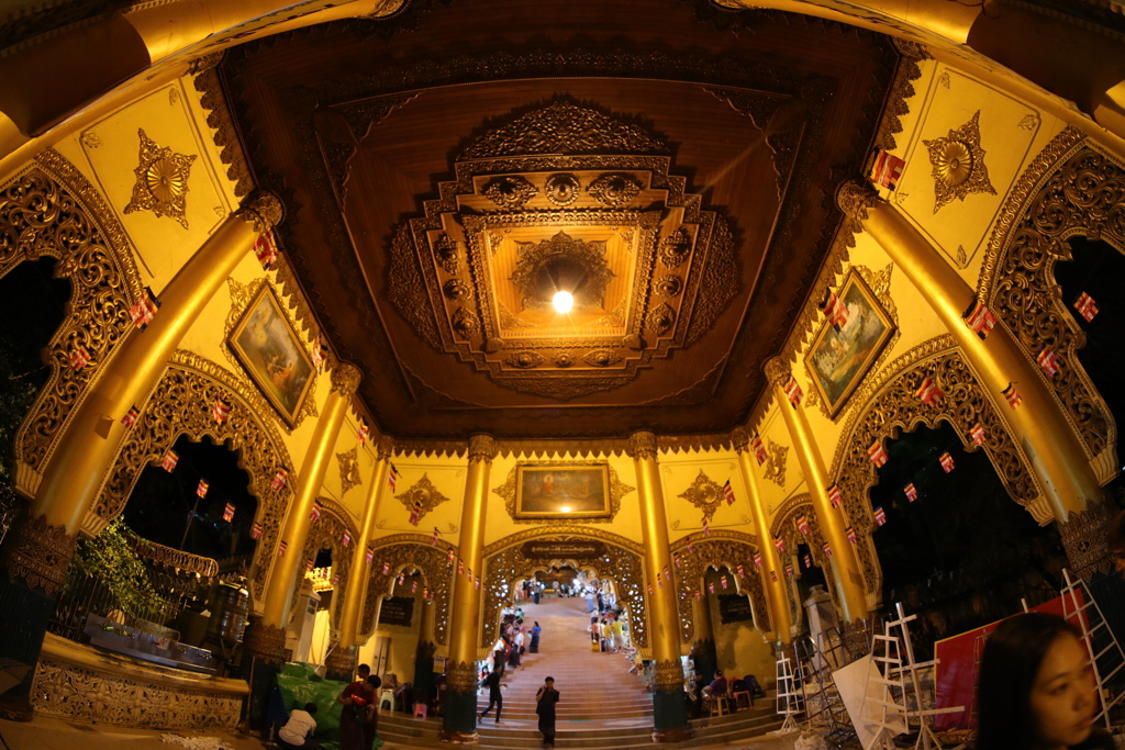 ミャンマー　シュエダゴンパゴダ　 Shwedagon Pagoda