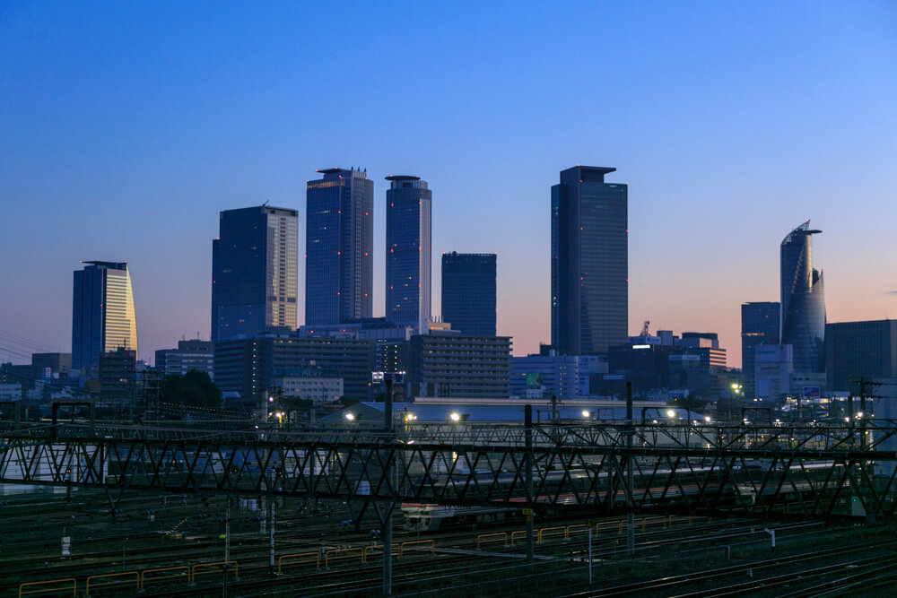 向野橋から眺める名古屋駅前ビル群