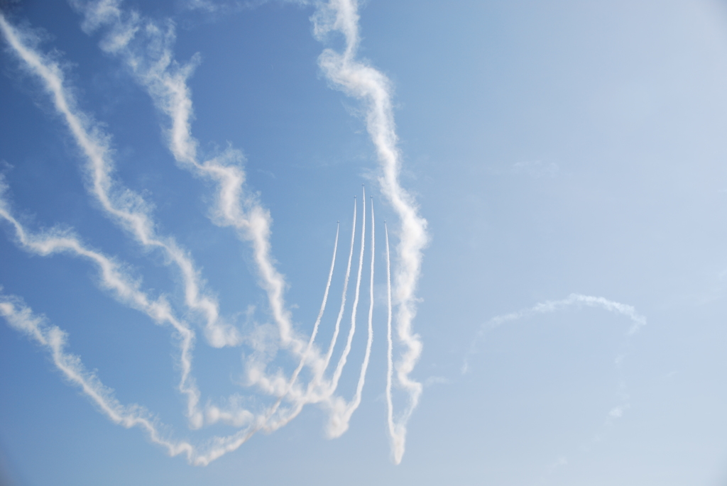 大空へ（ブルーインパルス）