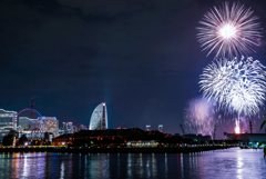 夏先取る開港祭花火