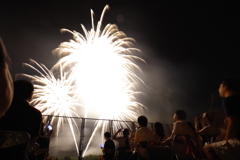 石川県 川北花火大会  花火スタート　すごい近い