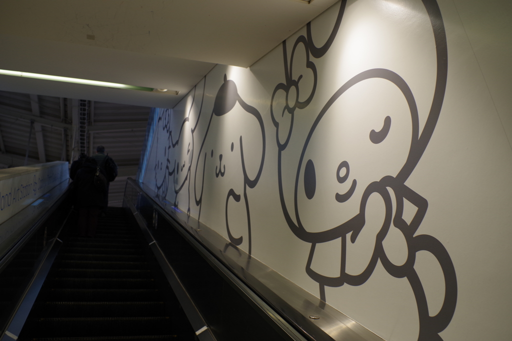 多摩センター駅　巨大マイメロとポムポムプリン