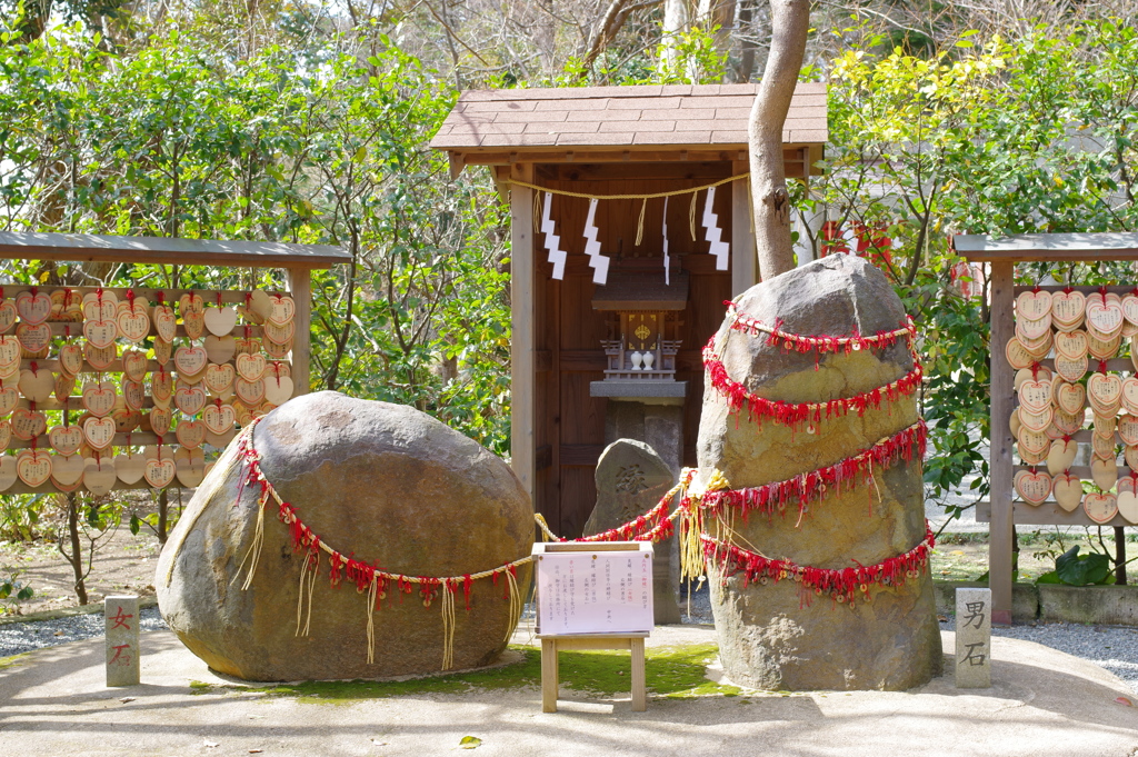 Kamakura散歩 葛原岡神社 女岩 男岩