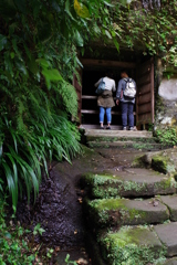 Kamakura散歩  海蔵寺近く 16の井戸 入口