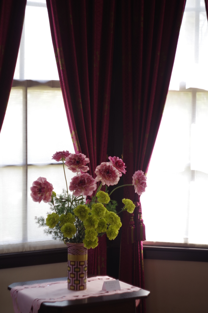 いつもの西洋館ぶらぶら　お花と人だらけでした。