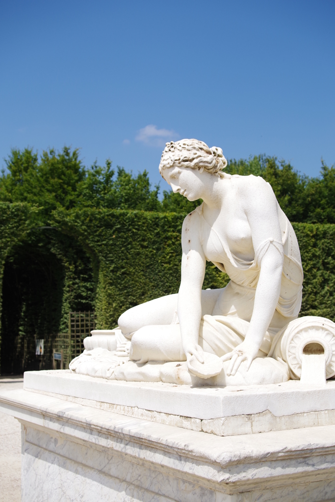 ヴェルサイユ宮殿 庭園 彫刻もいっぱい