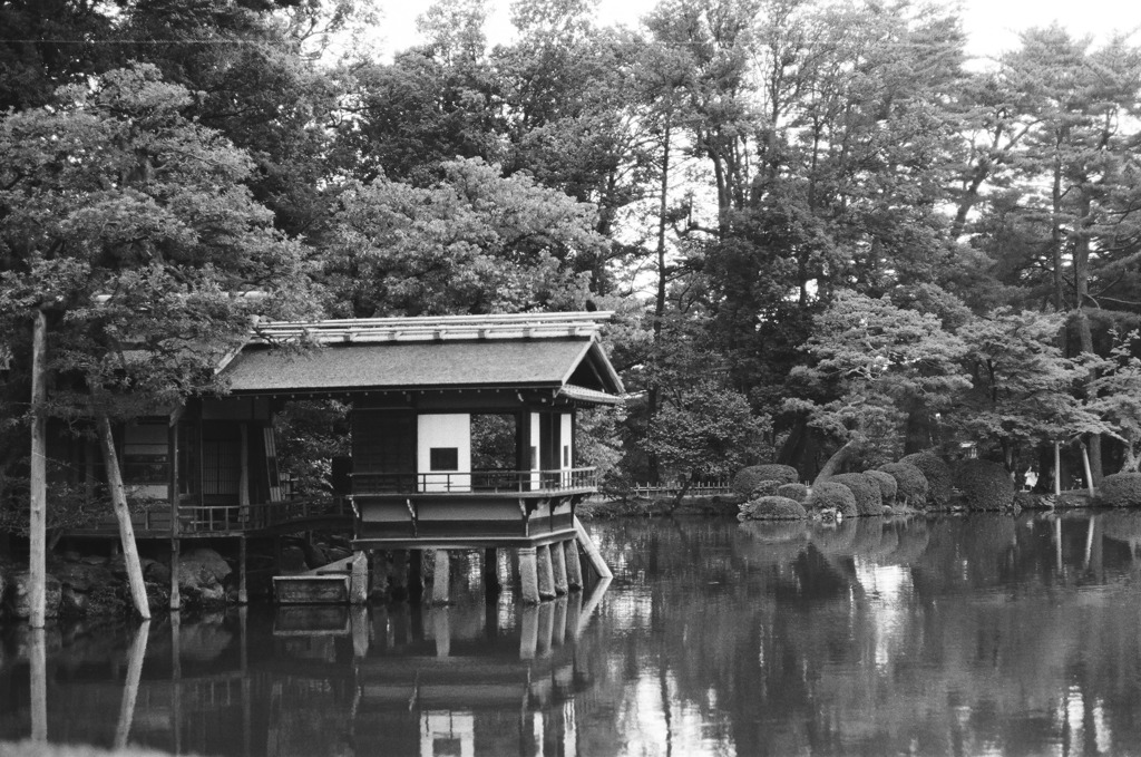 白黒フィルムで散歩 金沢兼六園