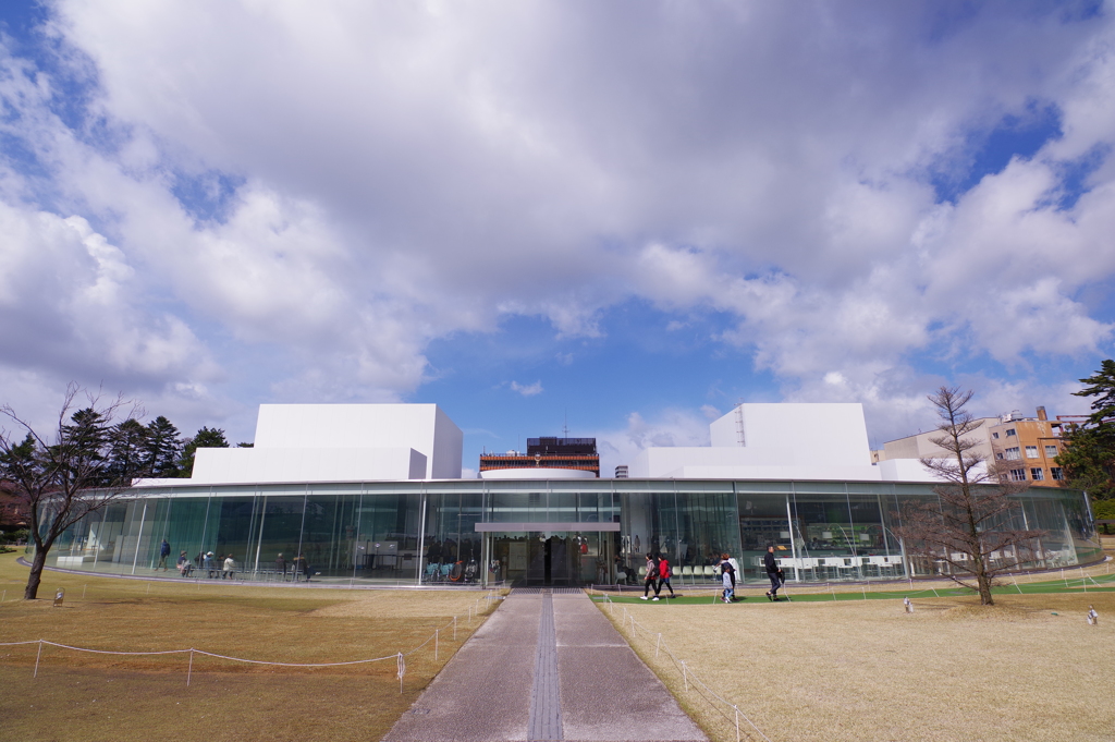 新天地 金沢 21世紀美術館 中心にありアクセスがよい
