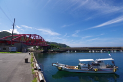 長崎観光　池島へ移動　フェリー乗場　青い海と空　赤い橋