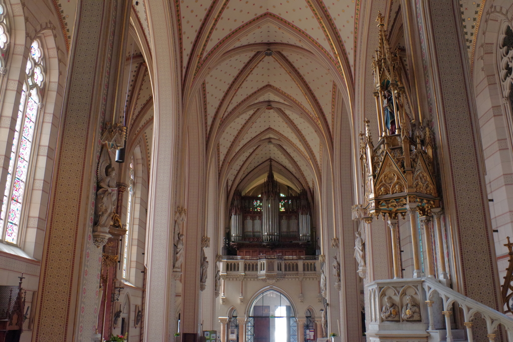チェコ オロモウツ 大聖堂 可愛らしい色合い