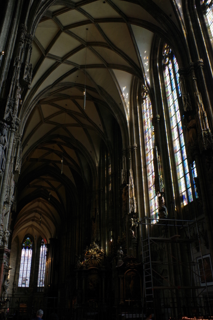 ウィーン1日目 シュテファン大聖堂内 流石に広いです。