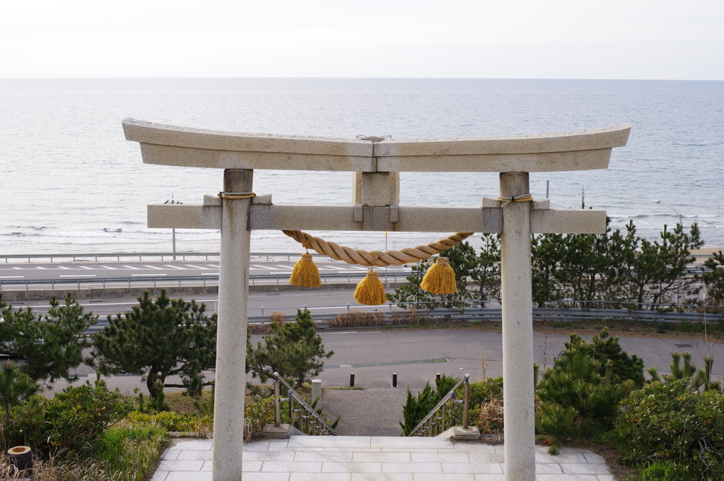 金沢への帰り道にちょっと寄り道 海岸沿いの神社