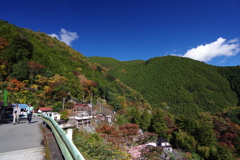 奥多摩むかしみち 快晴の中の集落