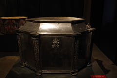 チェコ オロモウツ 謎の美術館 堅牢な箱