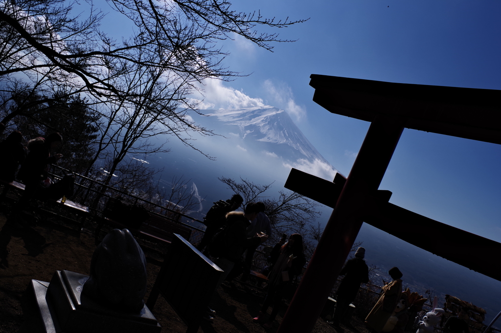 河口湖　カチカチ山 ウサギ神社より