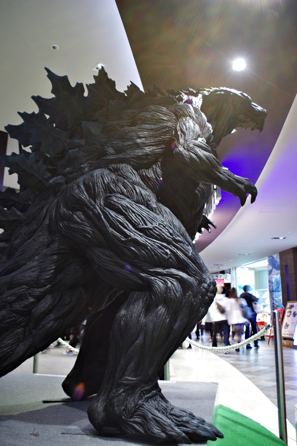 ゴジラア－ス cosina 20mm f3.5 