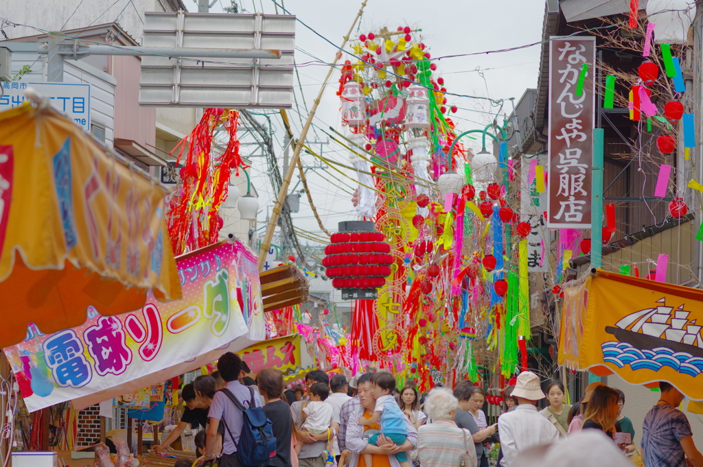 戸出七夕祭り　鮮やか