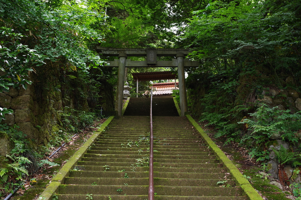 粟津温泉街をぶらぶら　なかなかの階段