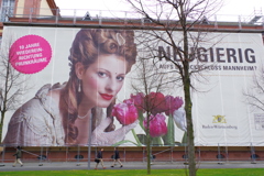 ドイツ Mannheim お城兼大学 巨大な看板