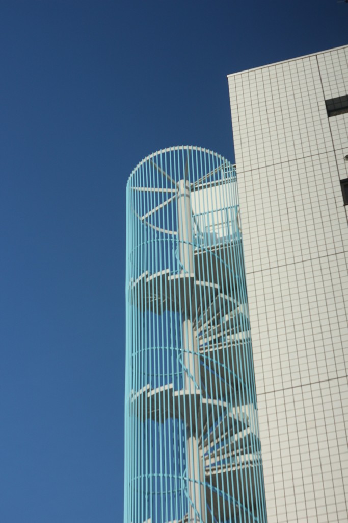 螺旋階段　空色