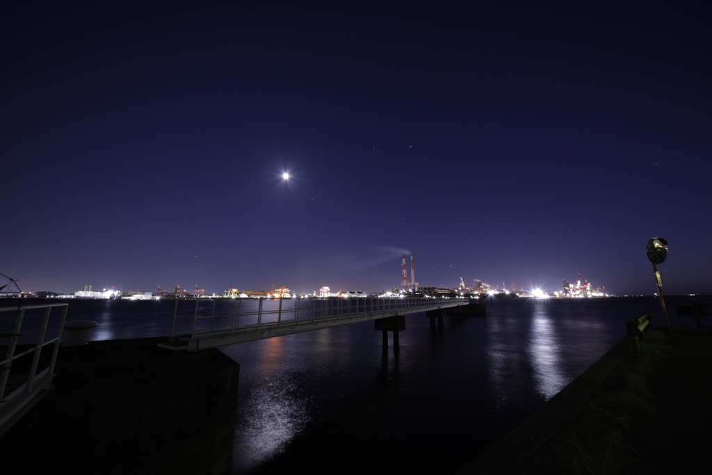 月夜の名古屋港