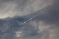 飛行機雲　