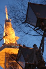 テレビ塔と街灯ダブル