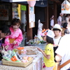 有松絞りまつり　ピンクの絞りのお姉さん