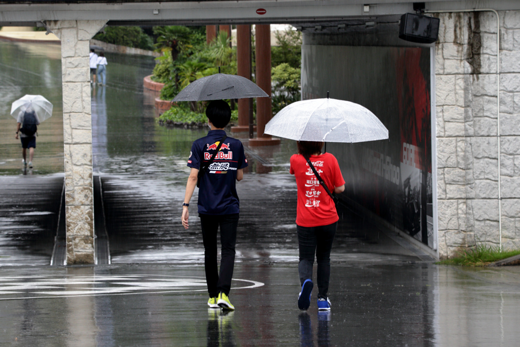 雨のサーキット