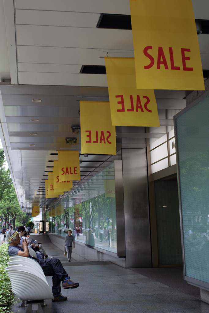 街中スナップ　③　ＳＡＬＥ
