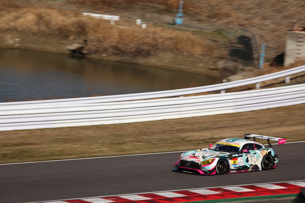 鈴鹿サーキットファン感謝デー　その①　初音ミク号