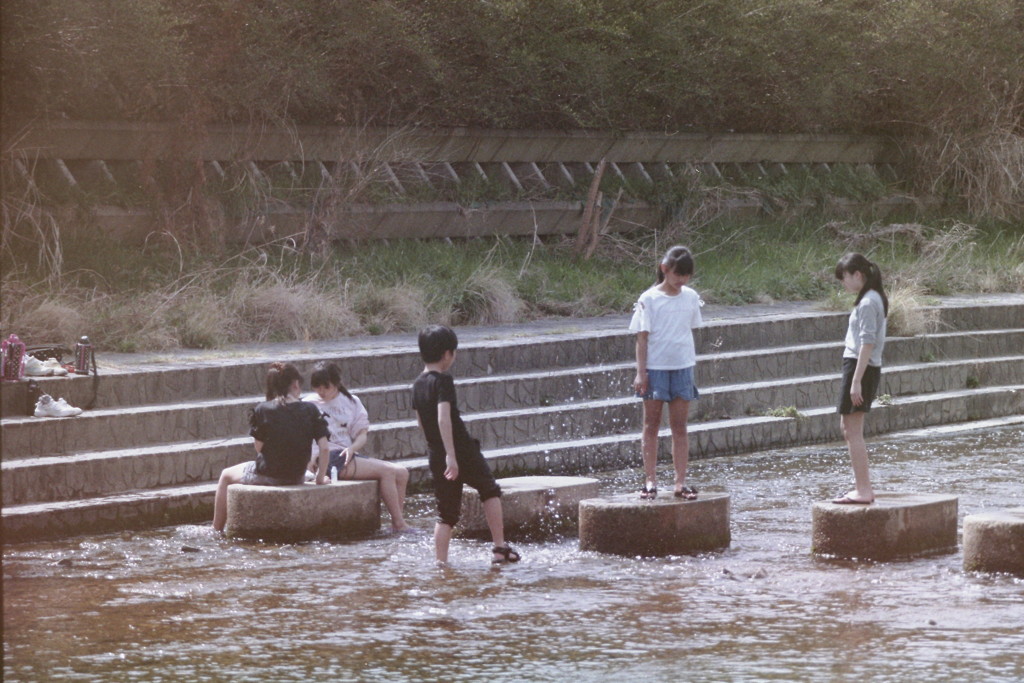 川遊び　香流川　沈下橋？