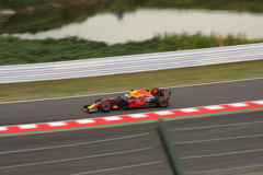 2017 F1日本GP   レッドブル 1コーナー