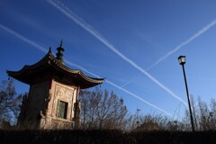 平和堂と飛行機雲