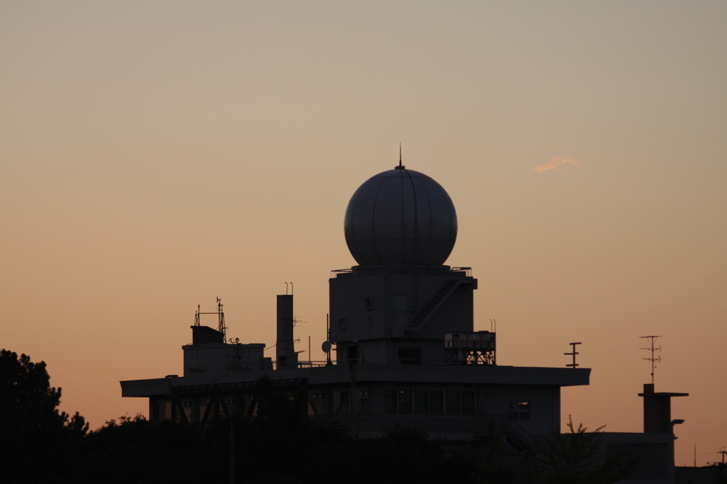 名古屋地方気象台　夕日