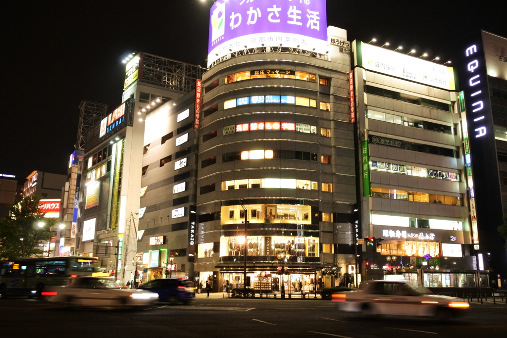 夜の交差点