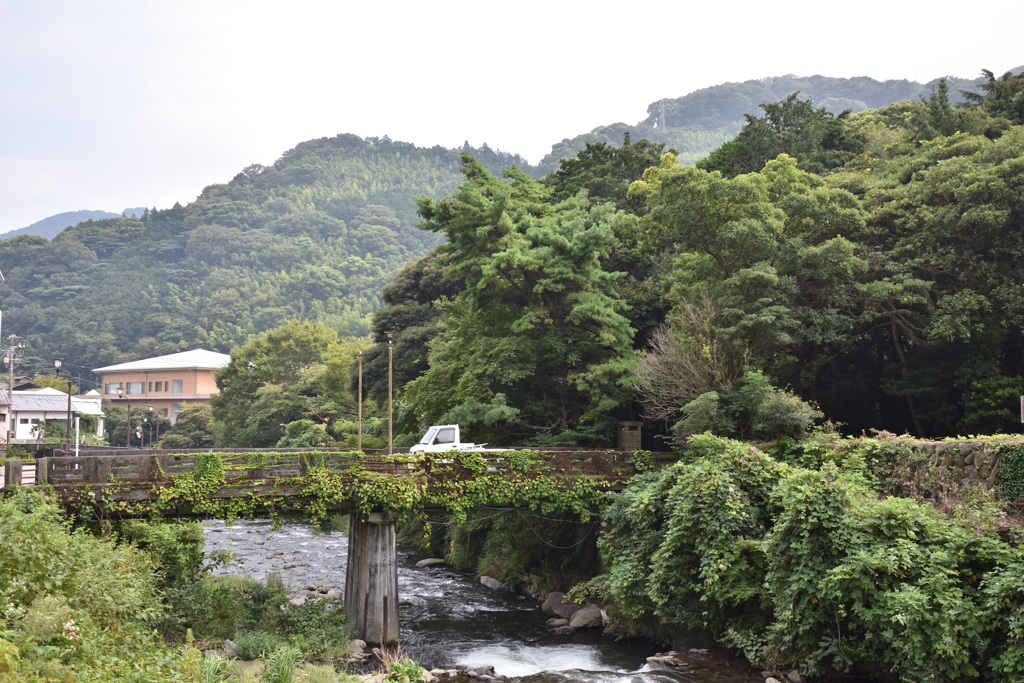山のふもとの風景