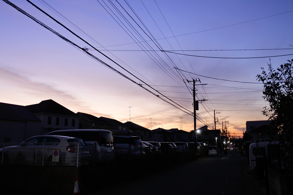 電線のある夕景