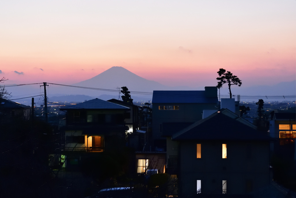 きょうも日が暮れる