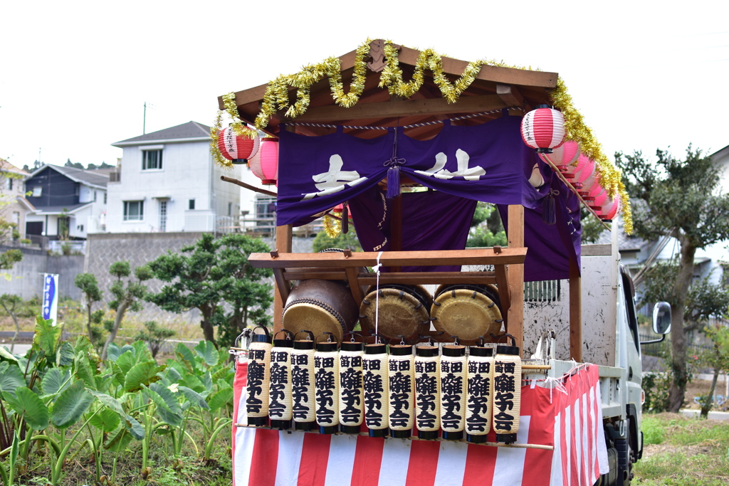 お祭りの車