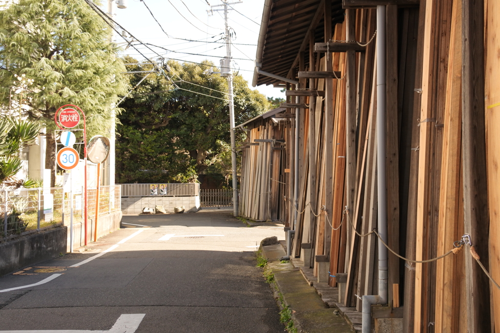 材木のある風景