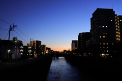 街はずれの川