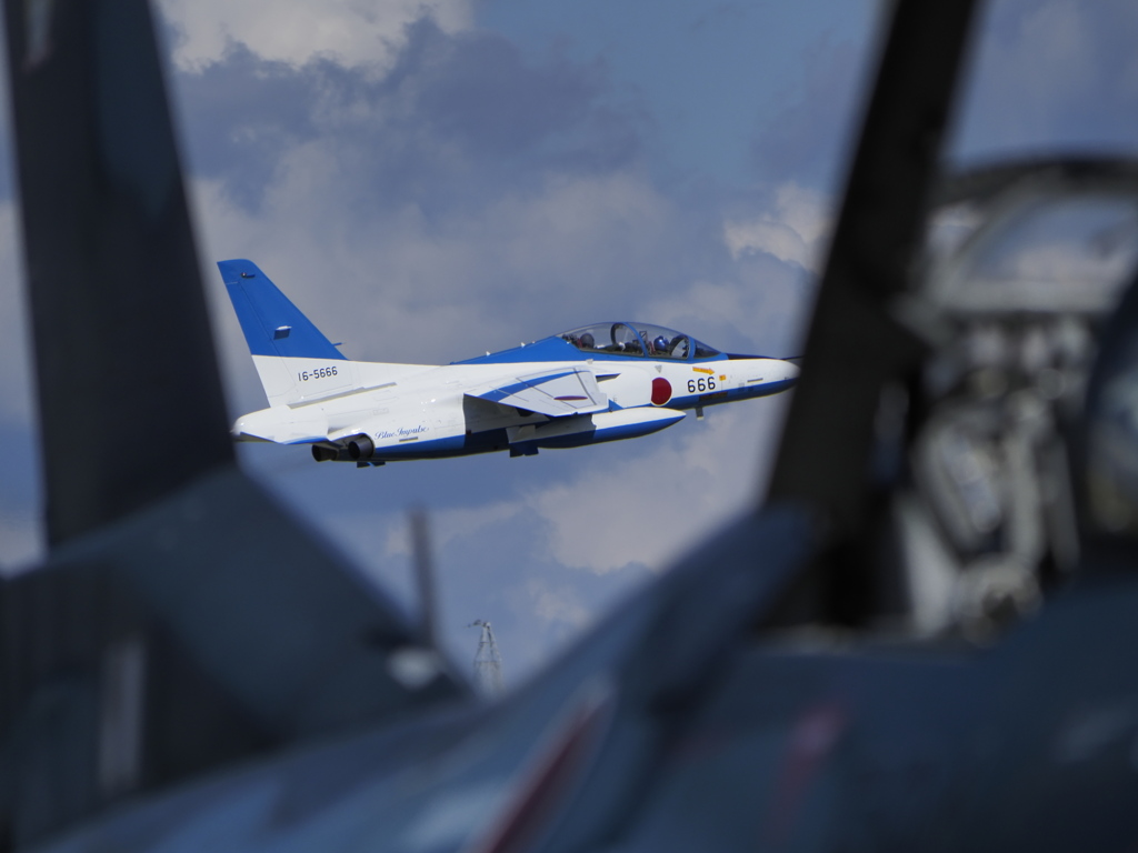 F2の隙間から
