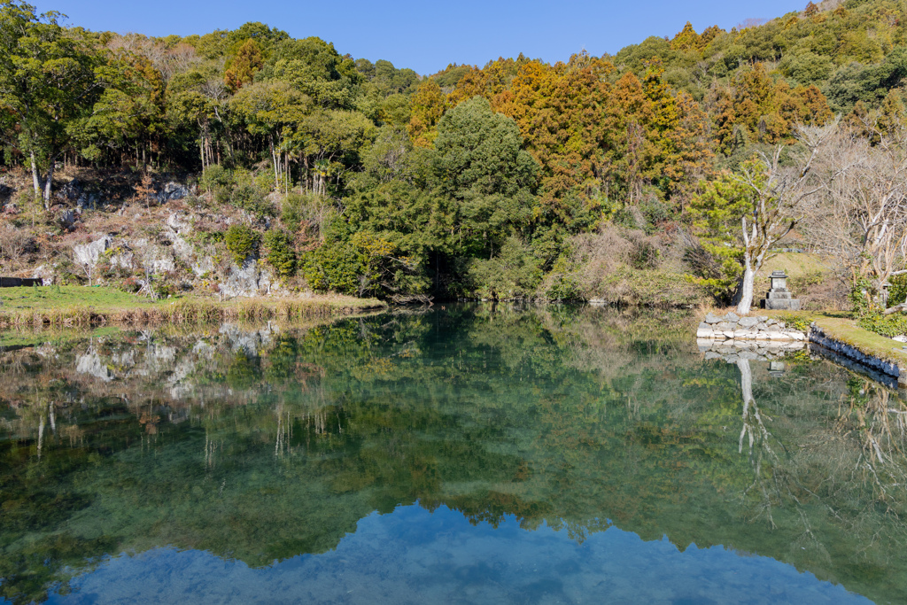 とある田舎の水鏡