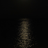 錦江湾に浮かぶ月