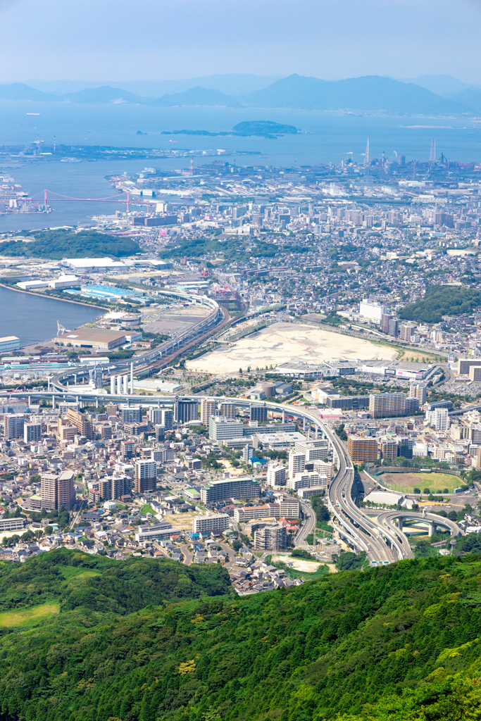 皿倉山山頂から眼下を望む