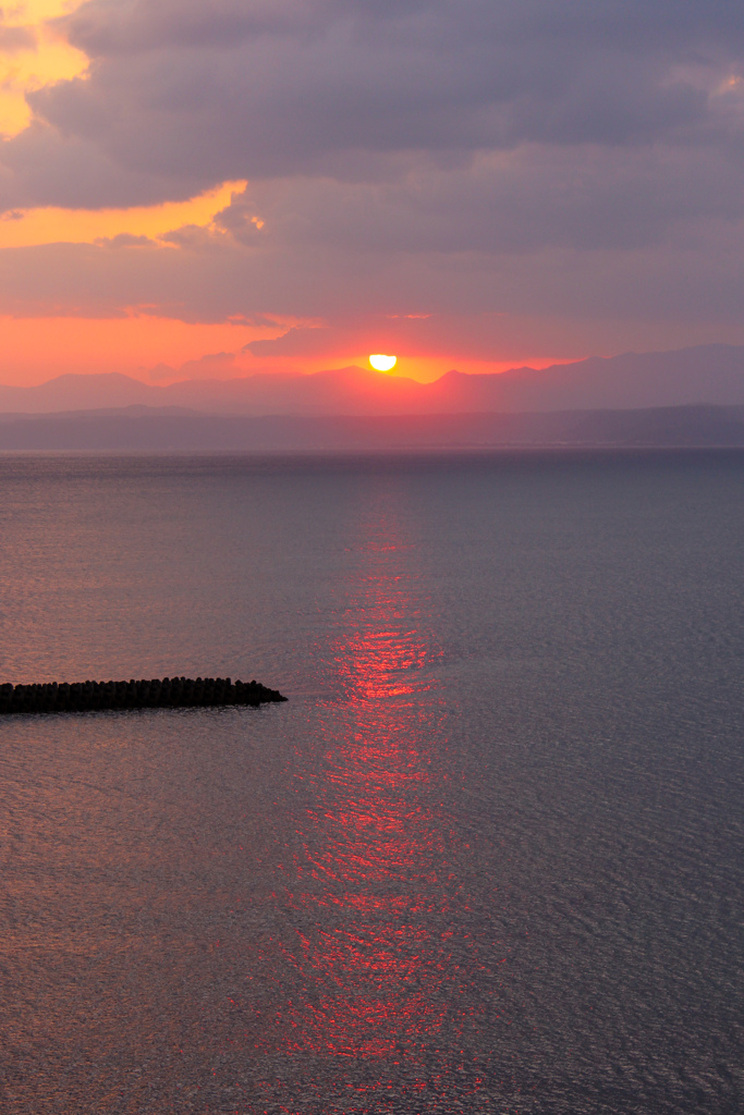 錦江湾の夜明け