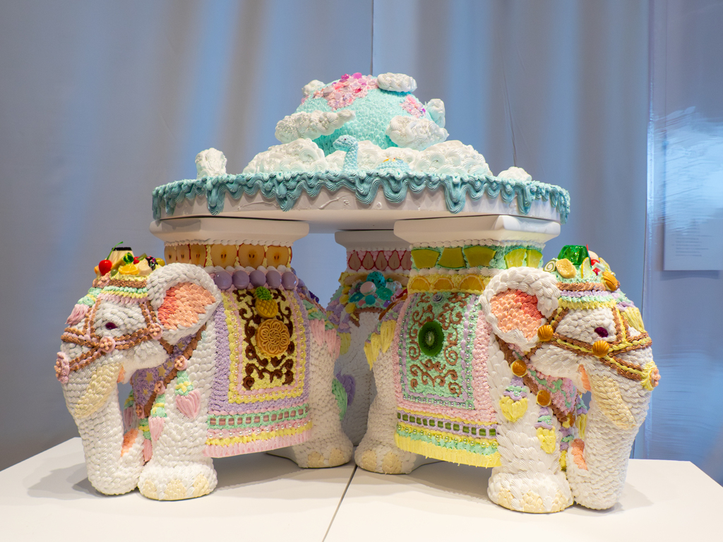 あれ？何か可笑しい（お菓子ぃ）ぞう（象）